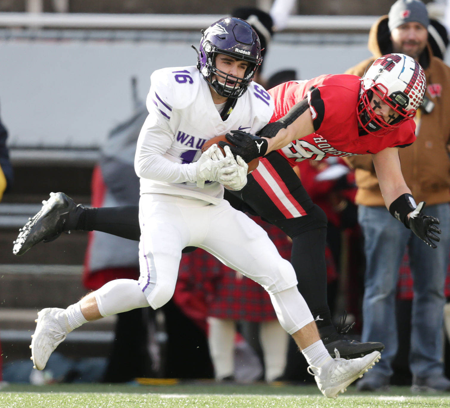 111921_Waunakeefootball_02-11192021173746